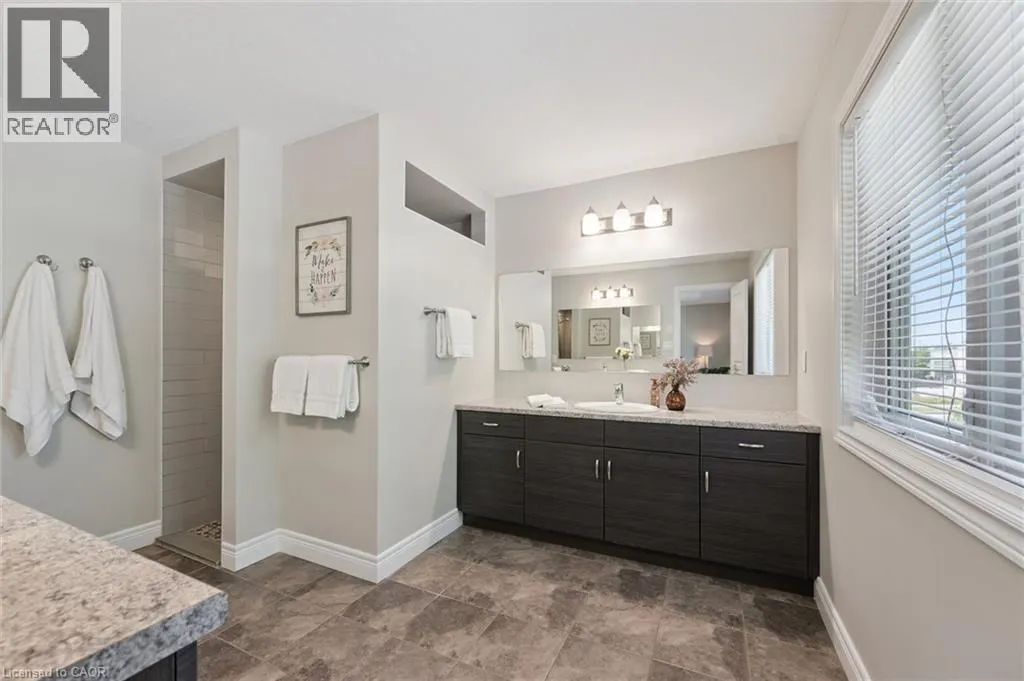 254 GOSLING GARDENS Avenue Unit# 11 #11