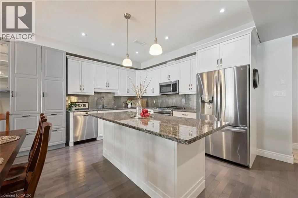 254 GOSLING GARDENS Avenue Unit# 11 #11
