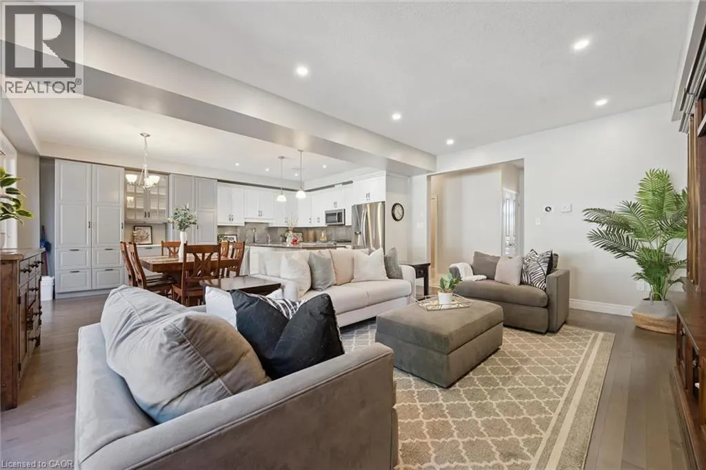 254 GOSLING GARDENS Avenue Unit# 11 #11