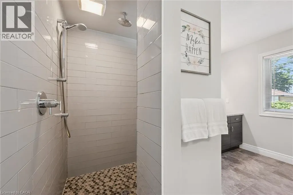 254 GOSLING GARDENS Avenue Unit# 11 #11