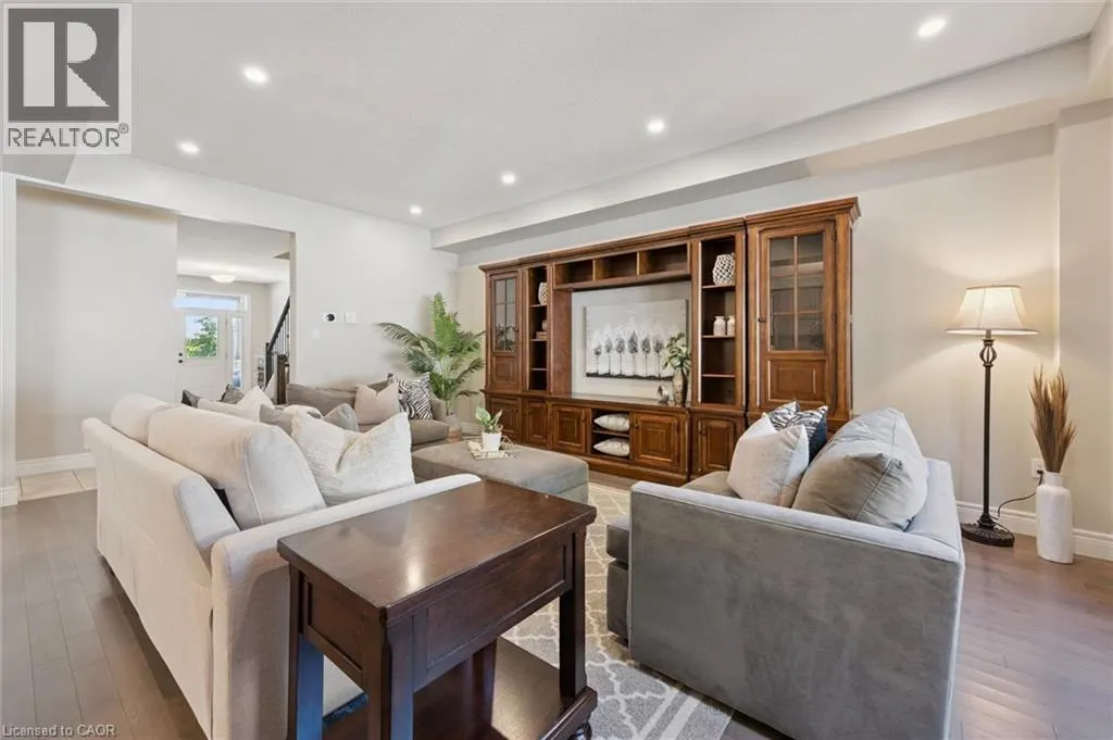 254 GOSLING GARDENS Avenue Unit# 11 #11