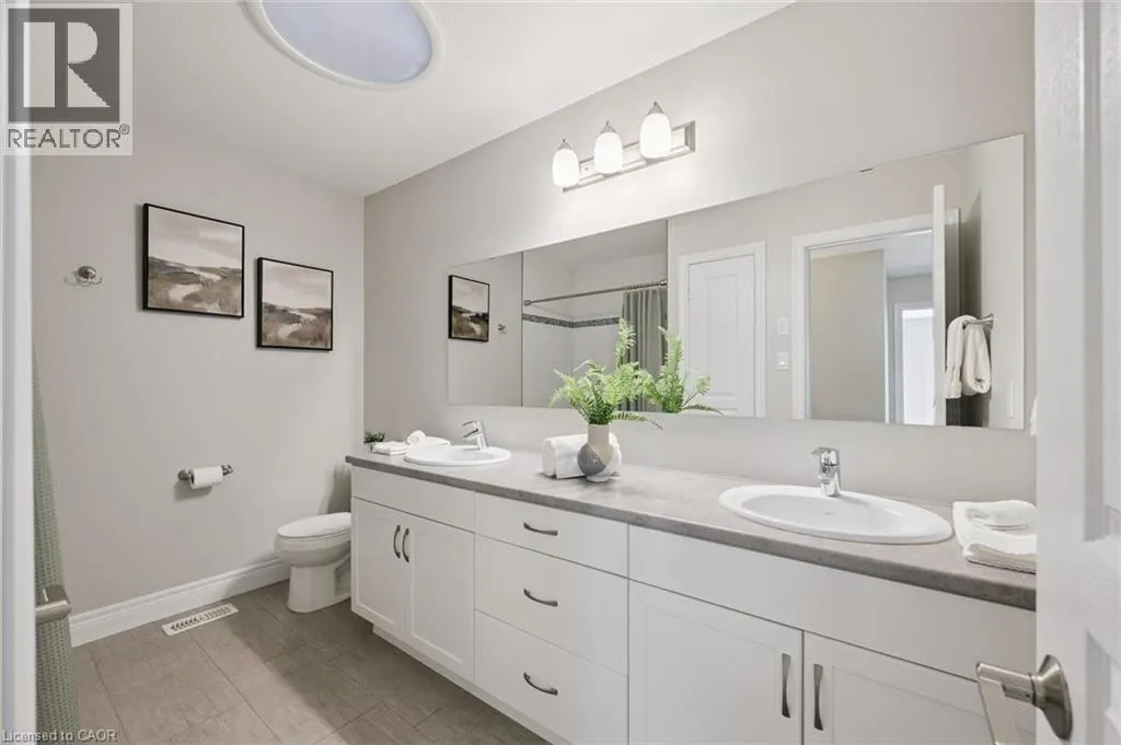 254 GOSLING GARDENS Avenue Unit# 11 #11