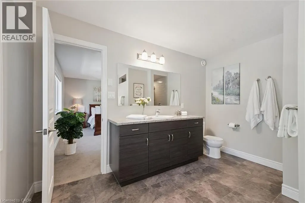 254 GOSLING GARDENS Avenue Unit# 11 #11