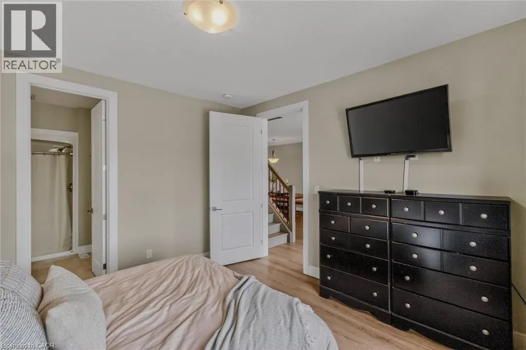 744 NELSON Street Unit# 5 #5