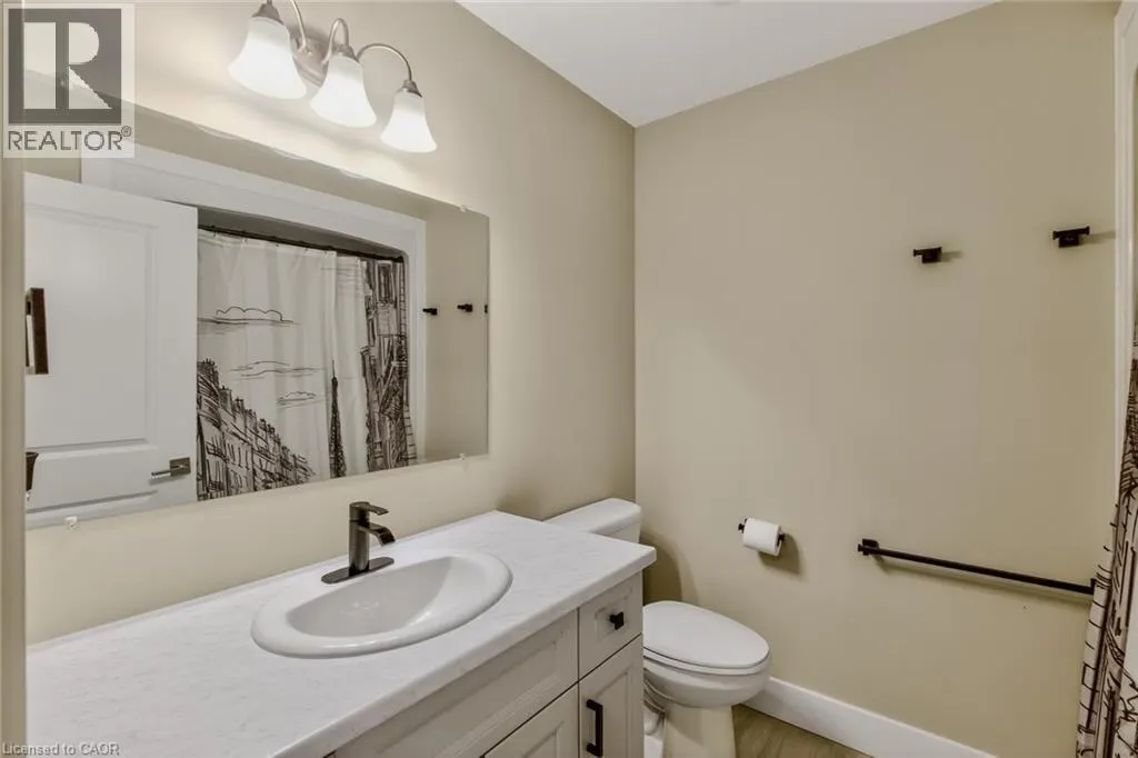 744 NELSON Street Unit# 5 #5