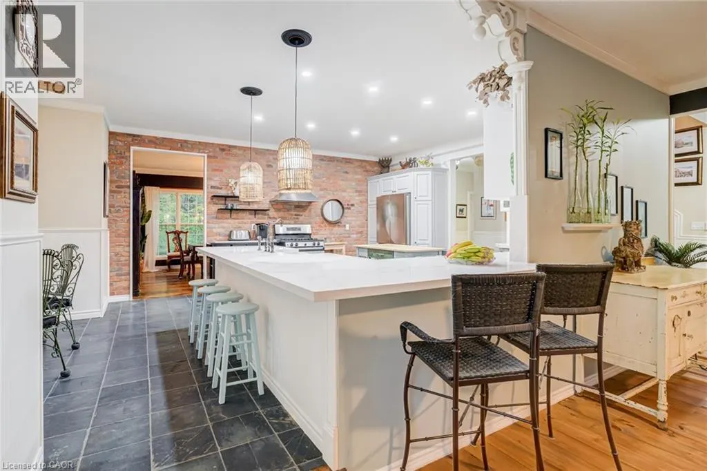 1097 MINERAL SPRINGS Road