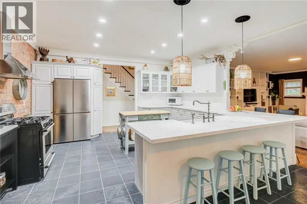 1097 MINERAL SPRINGS Road