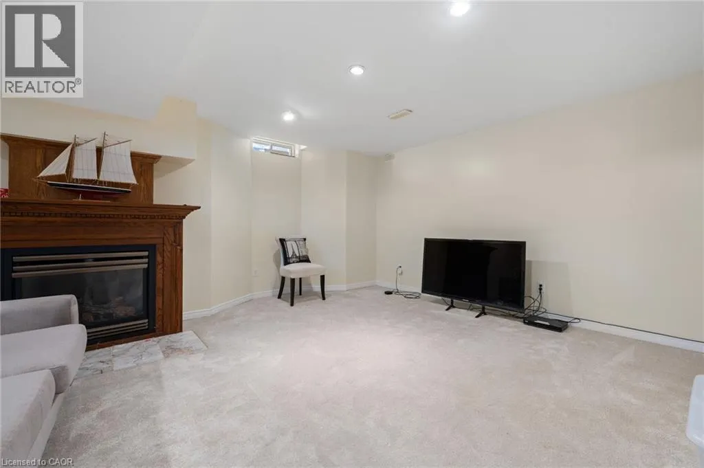 19 SOMERSET Drive Unit# 16 #16