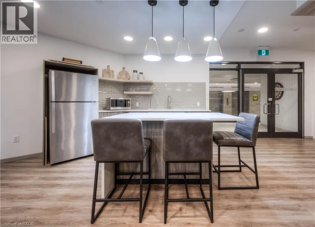 332 GOSLING Gardens Unit# 104 #104