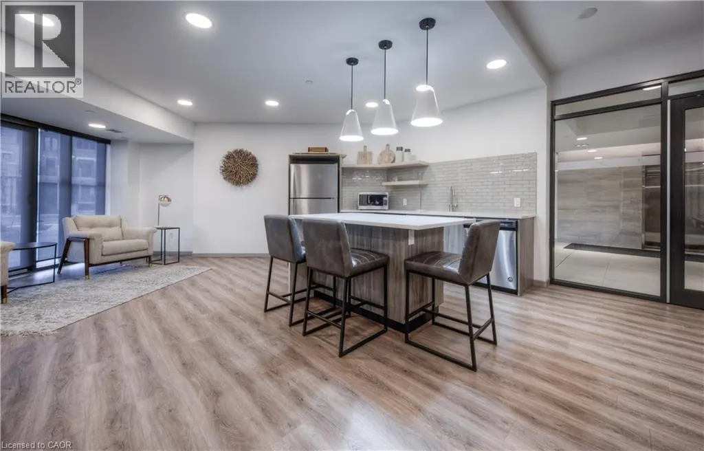 332 GOSLING Gardens Unit# 104 #104