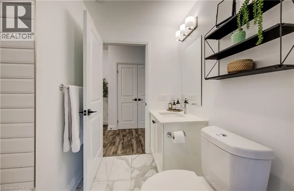 332 GOSLING Gardens Unit# 104 #104