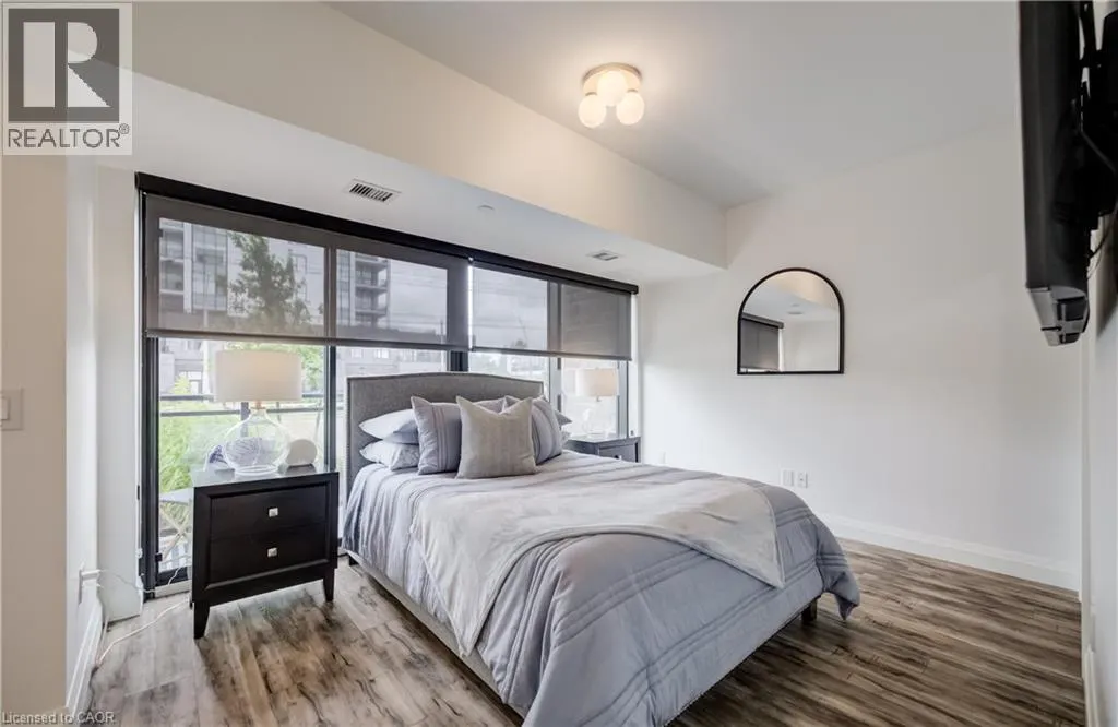 332 GOSLING Gardens Unit# 104 #104