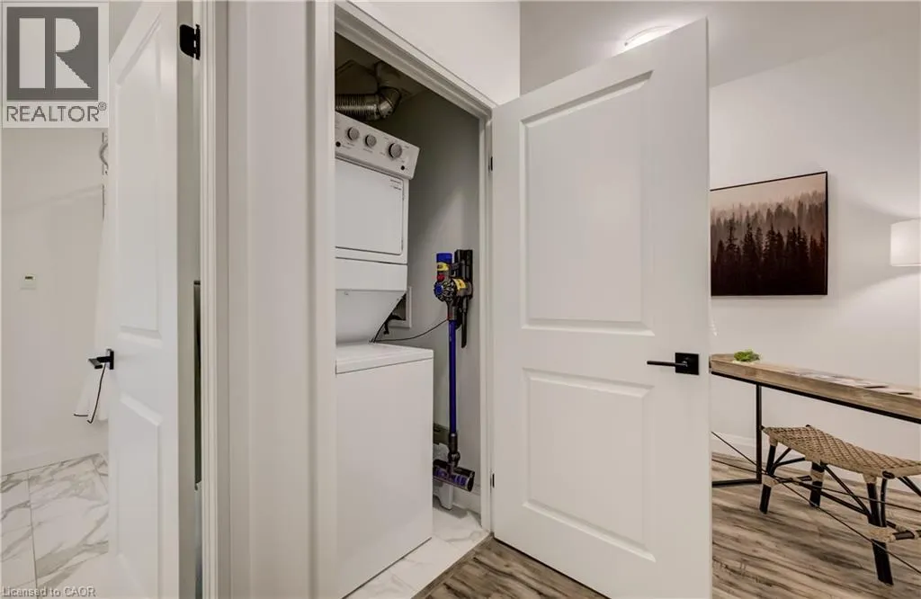 332 GOSLING Gardens Unit# 104 #104