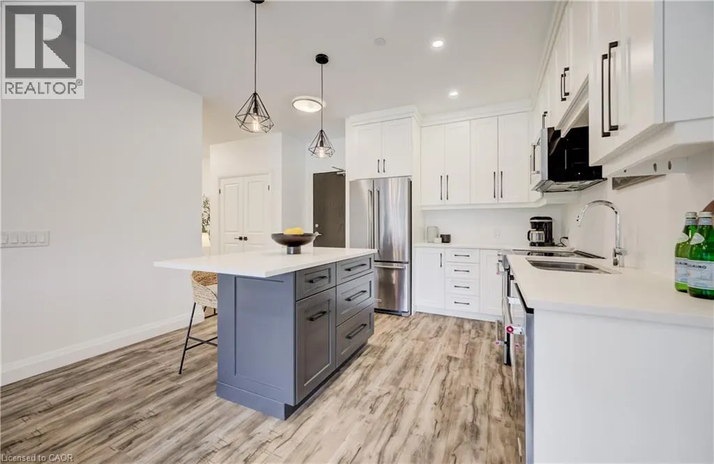 332 GOSLING Gardens Unit# 104 #104