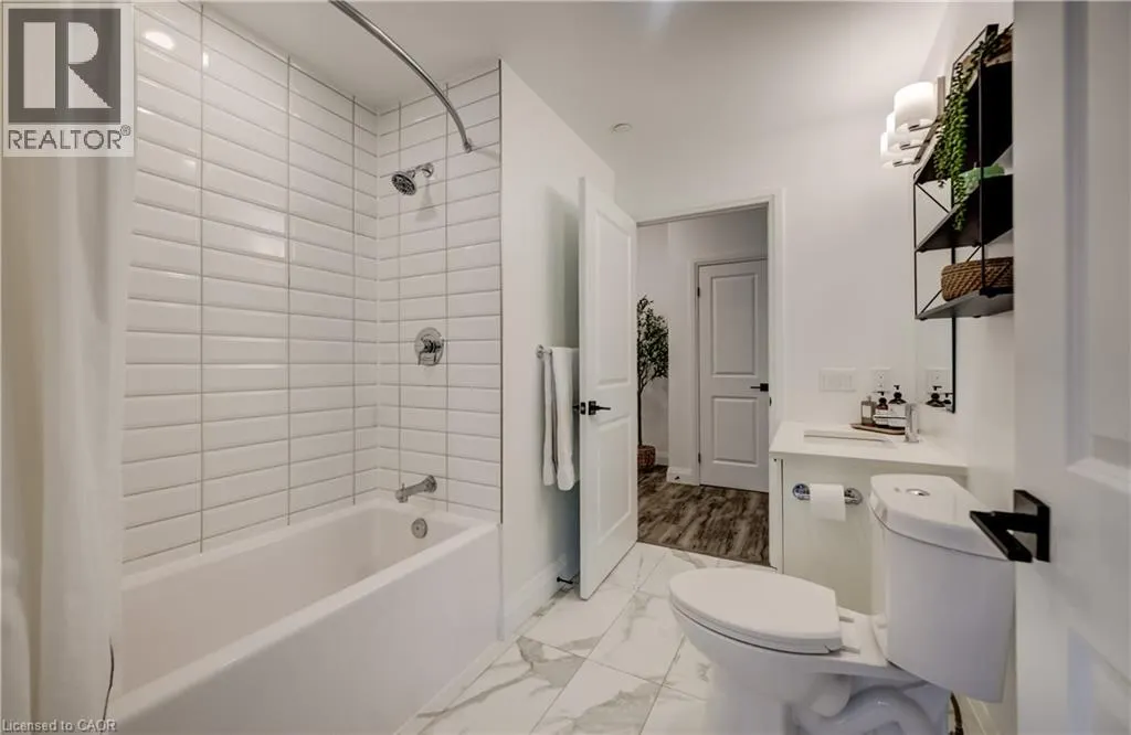 332 GOSLING Gardens Unit# 104 #104