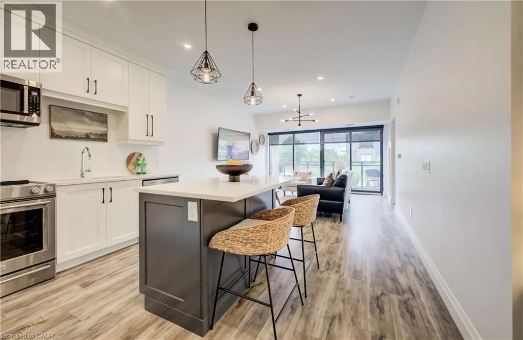 332 GOSLING Gardens Unit# 104 #104