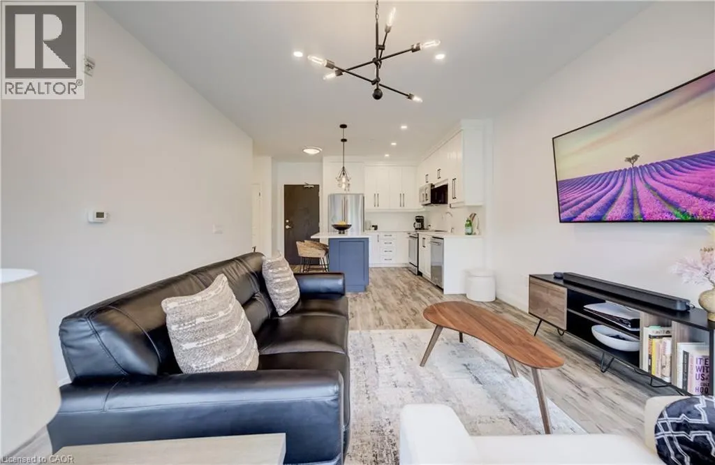 332 GOSLING Gardens Unit# 104 #104