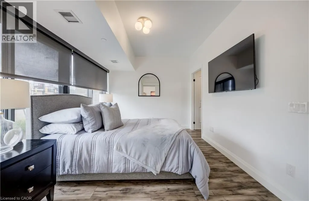 332 GOSLING Gardens Unit# 104 #104