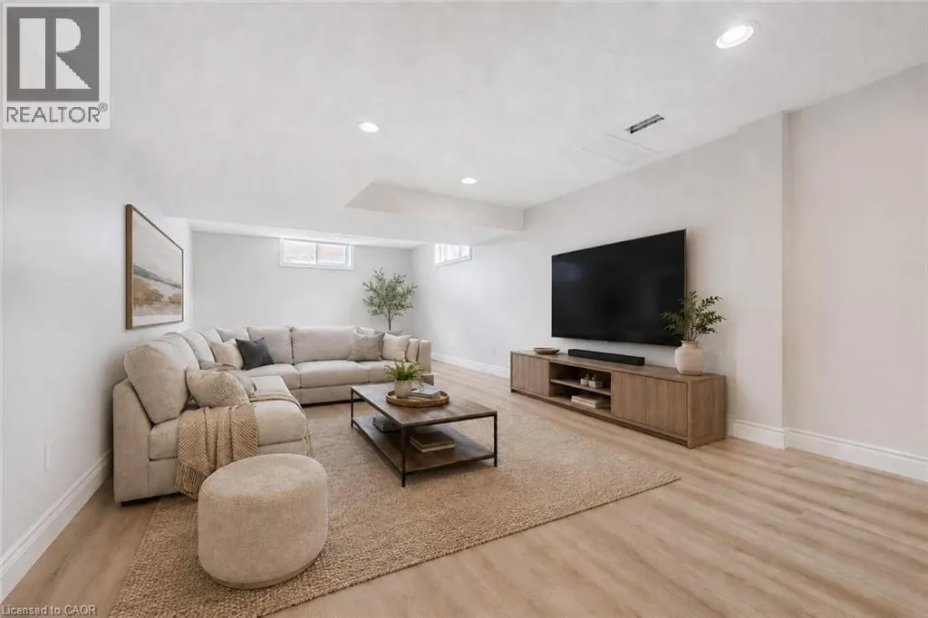 12 TELFER GLEN Street