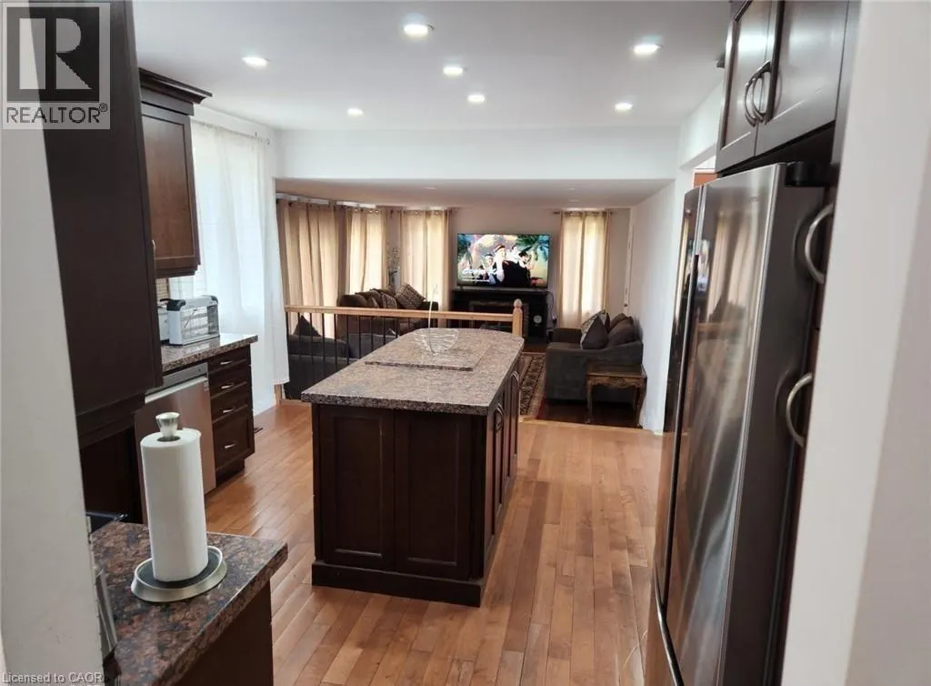 867 & 855 JERSEYVILLE Road W
