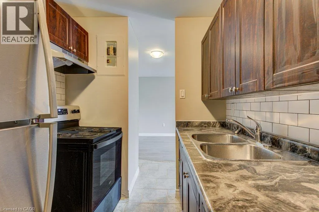 390 ADMIRAL Drive Unit# 205 #205