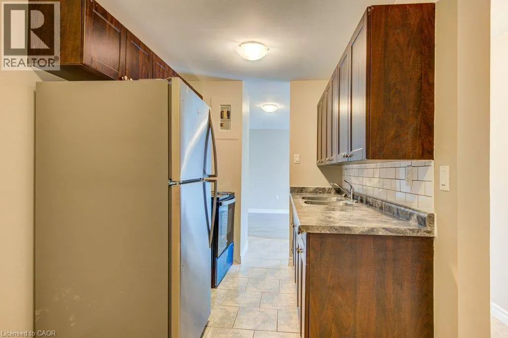 390 ADMIRAL Drive Unit# 205 #205