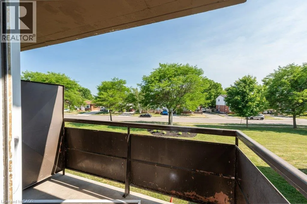 390 ADMIRAL Drive Unit# 205 #205