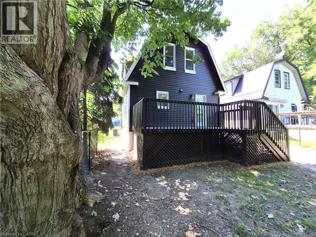 217 QUEEN Street N