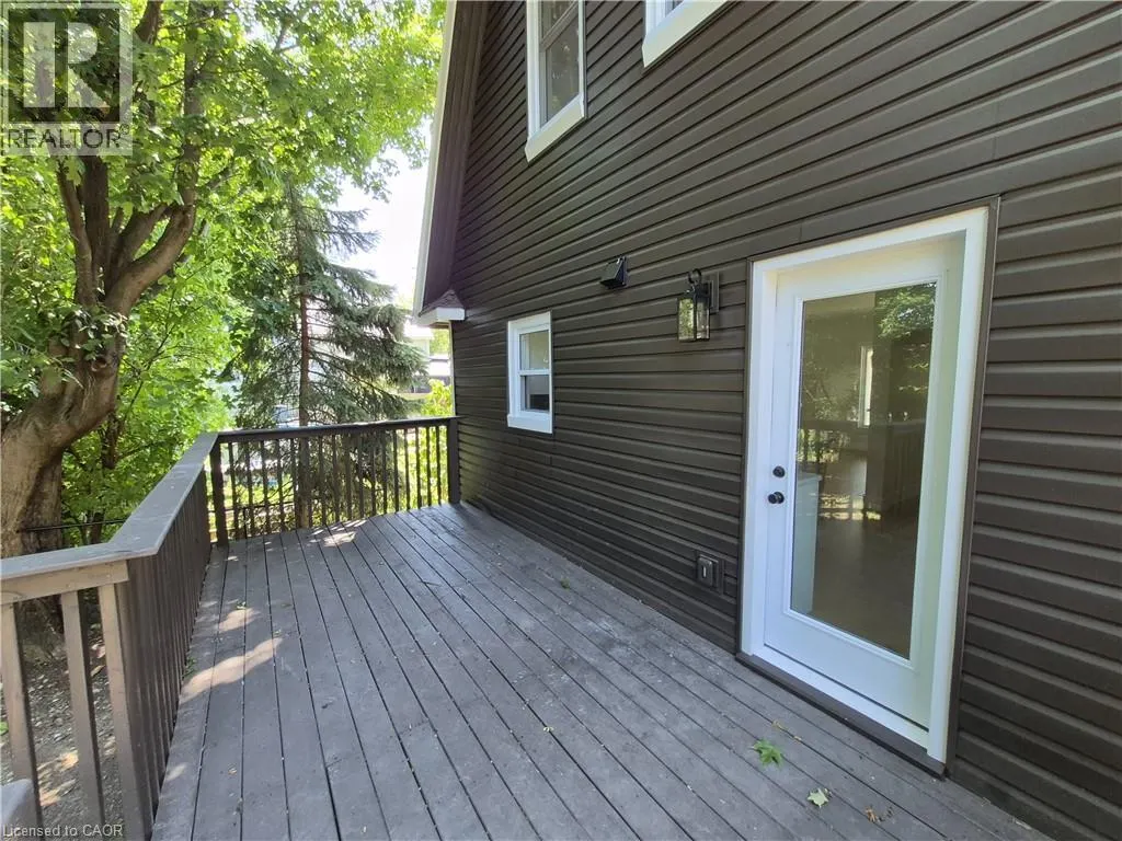217 QUEEN Street N