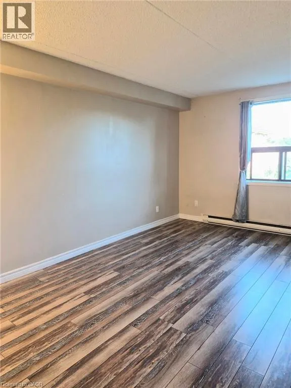 65 N SILVERCREEK Parkway N Unit# 301 #301