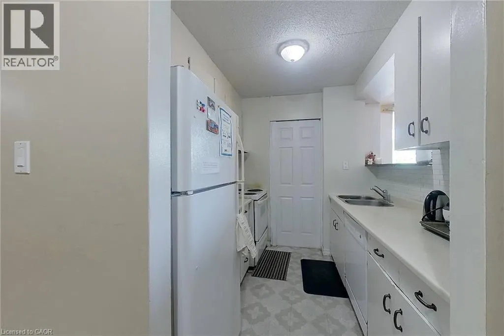 65 N SILVERCREEK Parkway N Unit# 301 #301