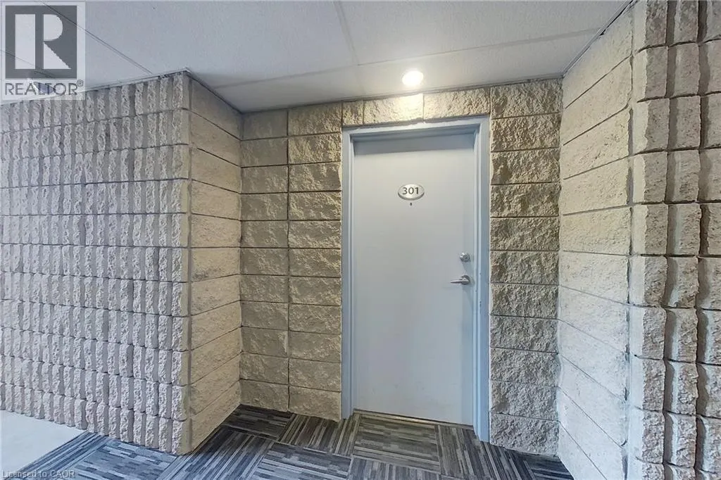 65 N SILVERCREEK Parkway N Unit# 301 #301