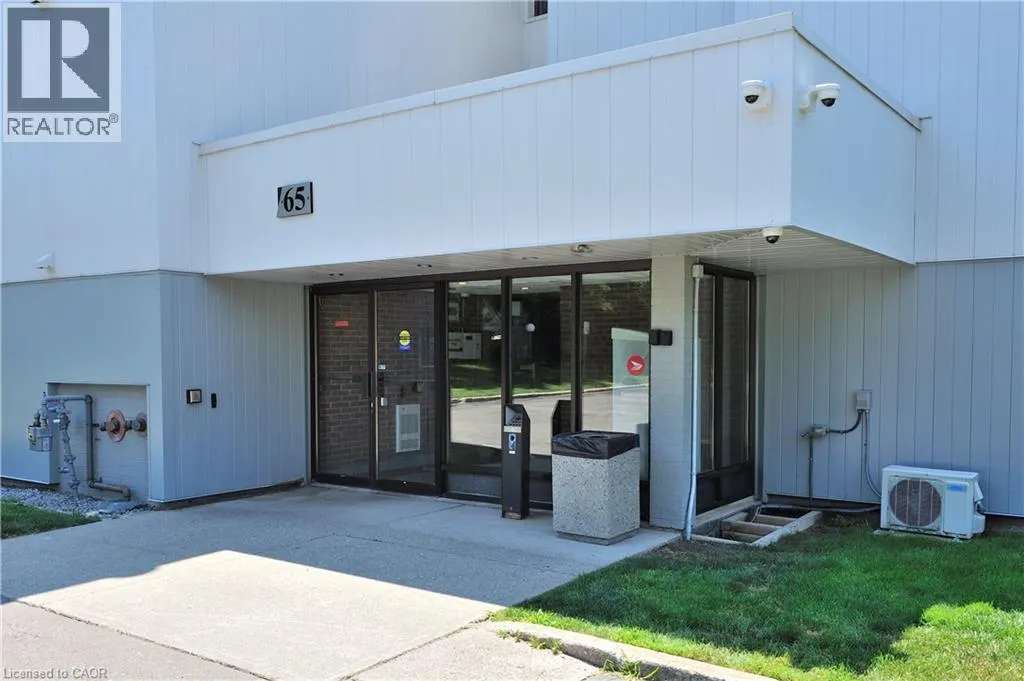 65 N SILVERCREEK Parkway N Unit# 301 #301