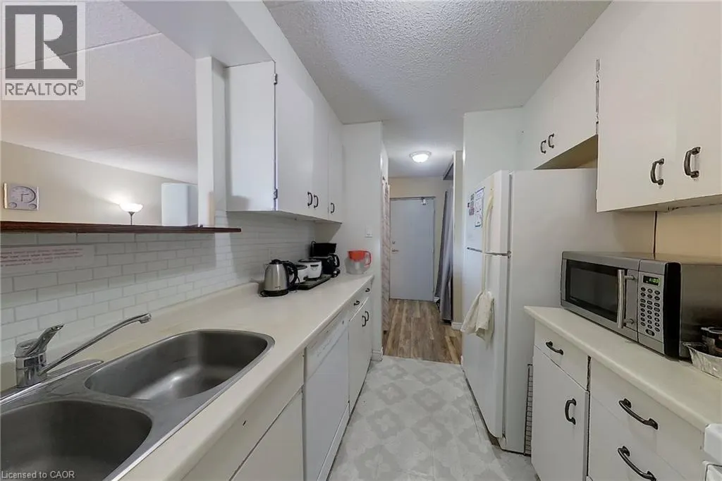 65 N SILVERCREEK Parkway N Unit# 301 #301