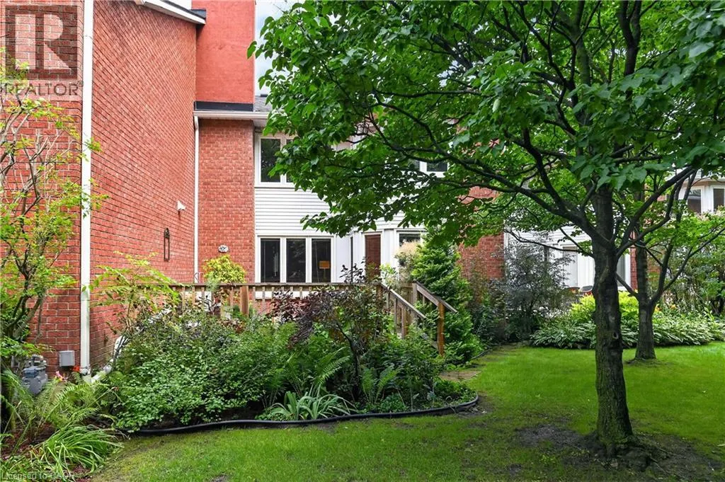 151 MCNIVEN Road Unit# 11 #11