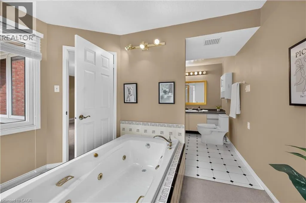 151 MCNIVEN Road Unit# 11 #11