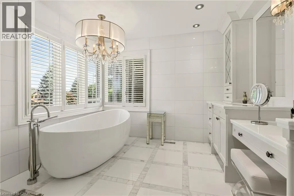 15 PEPPERTREE Crescent