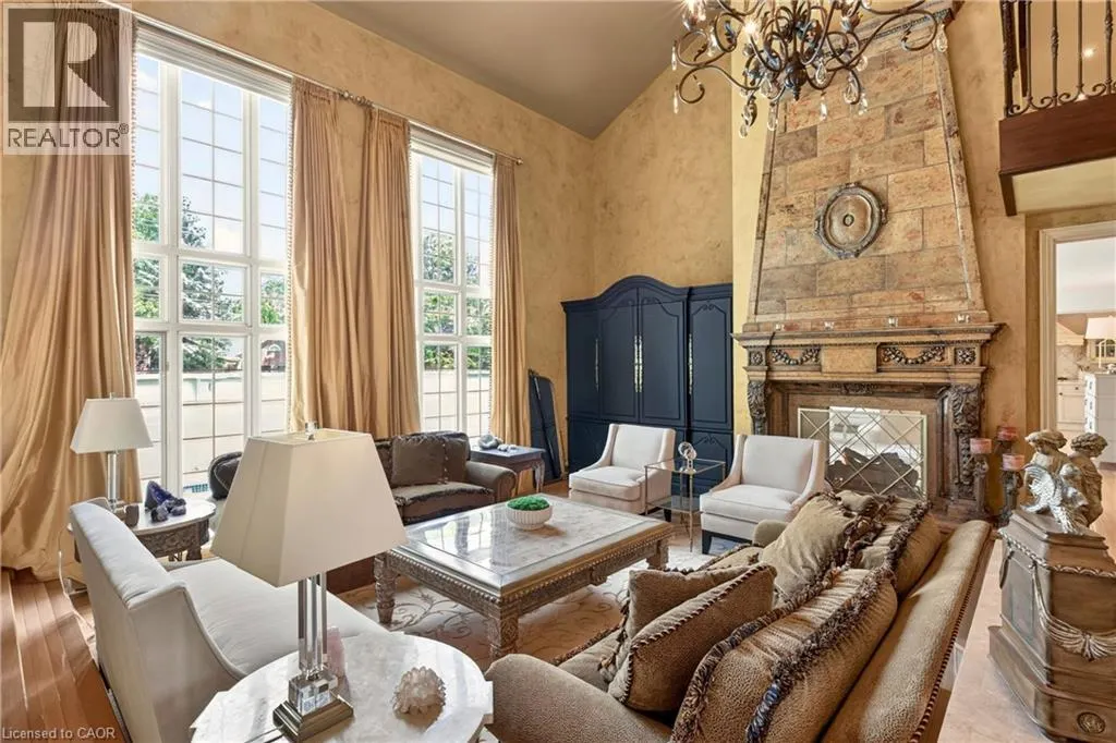 15 PEPPERTREE Crescent