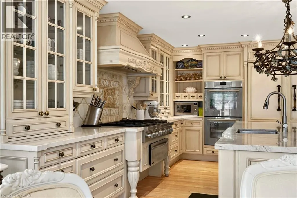 15 PEPPERTREE Crescent