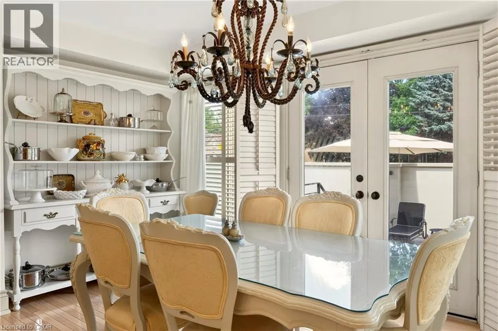 15 PEPPERTREE Crescent