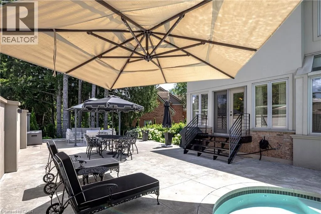 15 PEPPERTREE Crescent