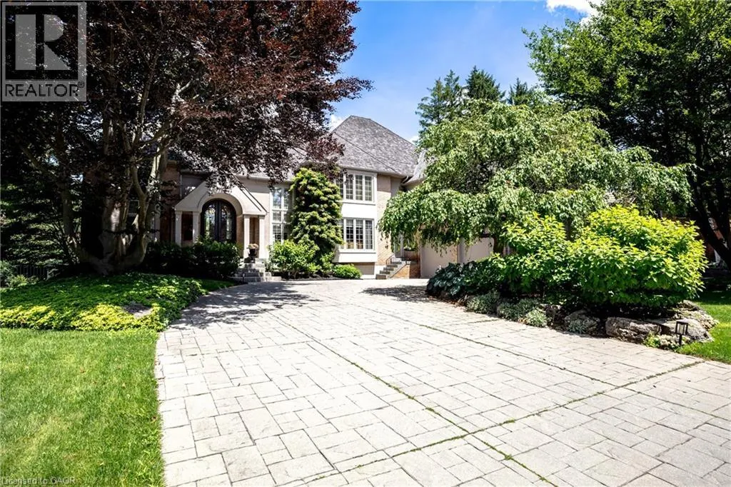 15 PEPPERTREE Crescent