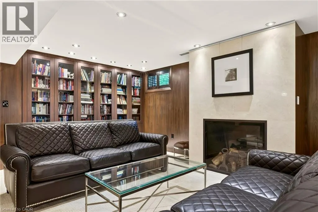 15 PEPPERTREE Crescent