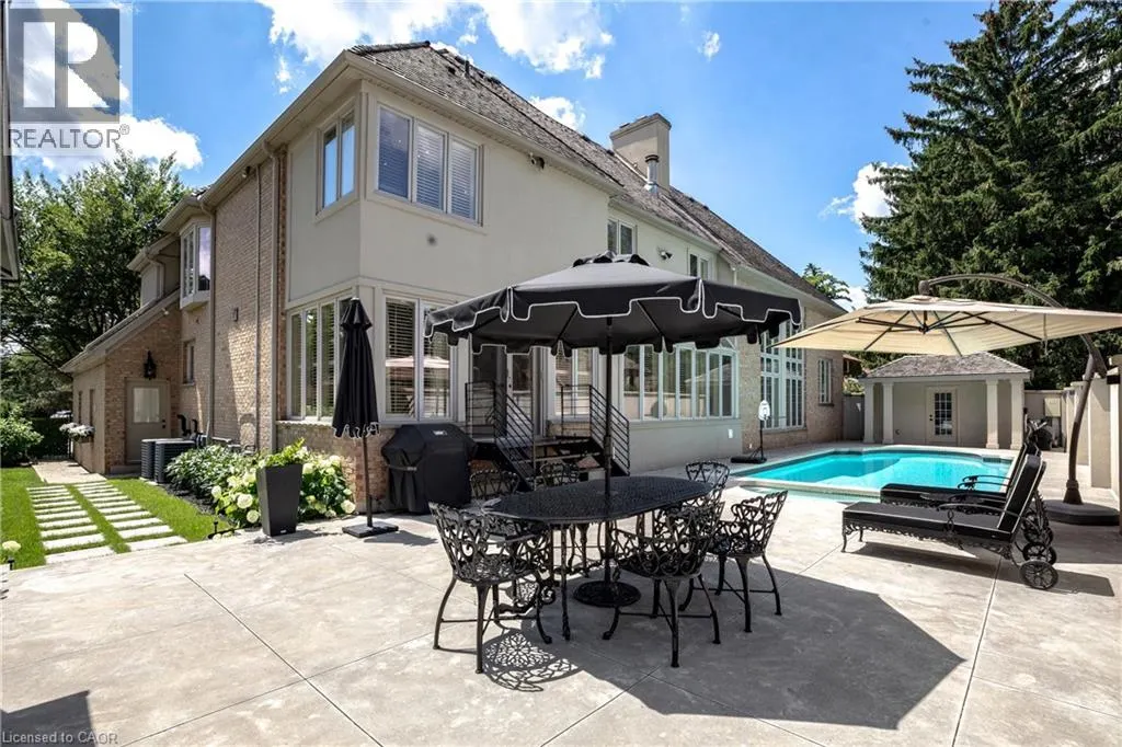 15 PEPPERTREE Crescent