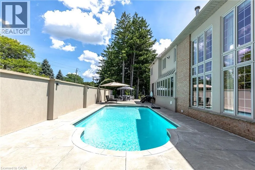 15 PEPPERTREE Crescent