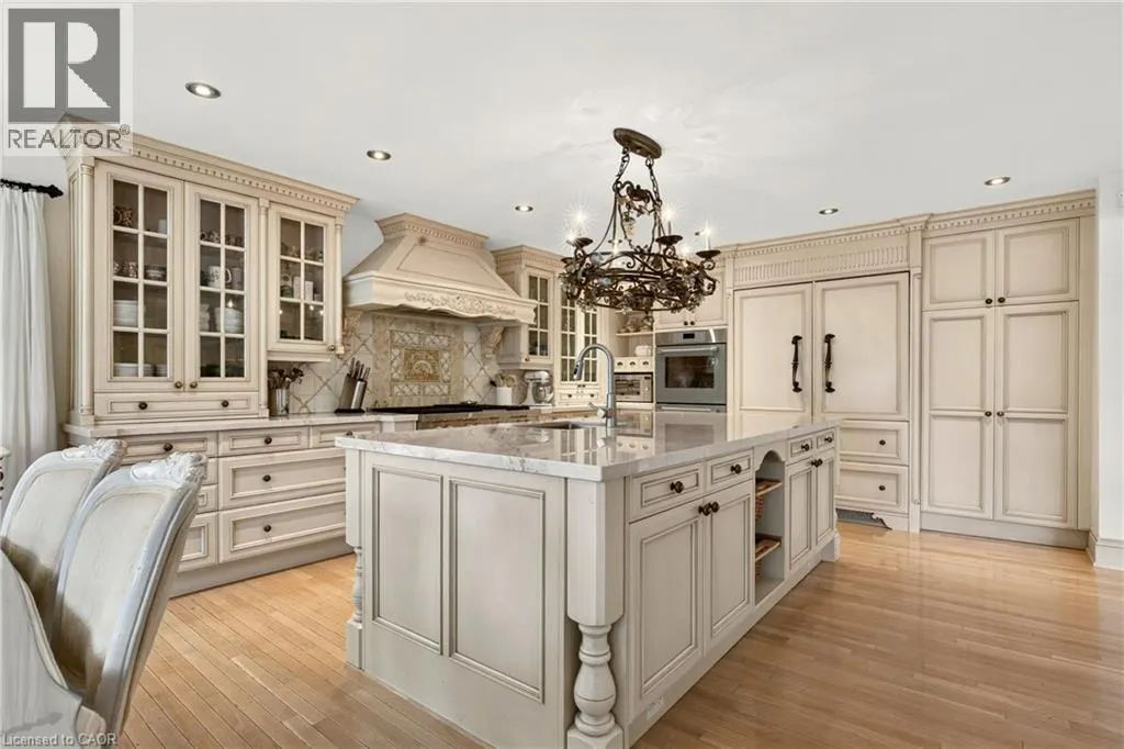 15 PEPPERTREE Crescent