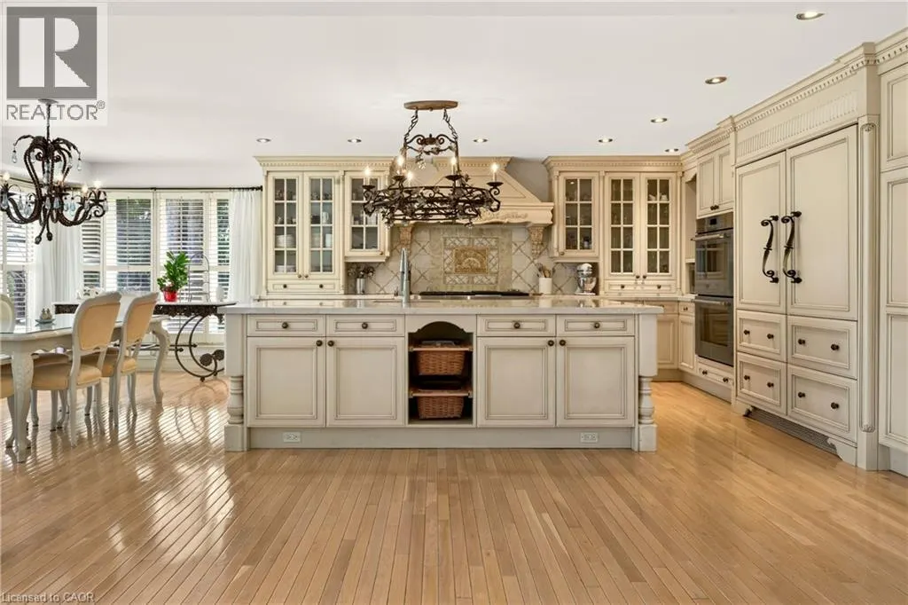 15 PEPPERTREE Crescent