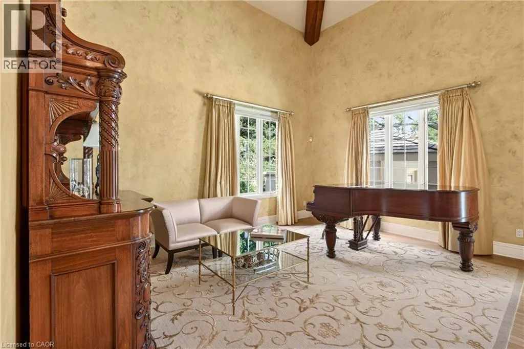 15 PEPPERTREE Crescent