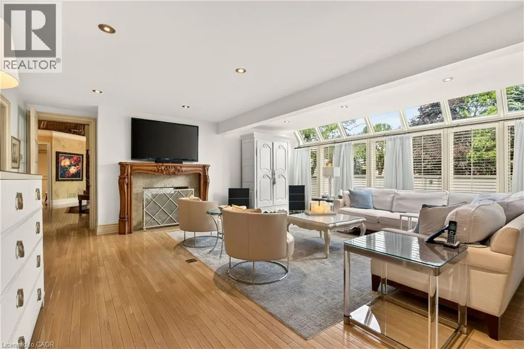 15 PEPPERTREE Crescent