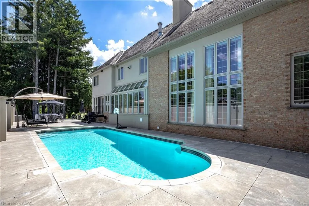 15 PEPPERTREE Crescent